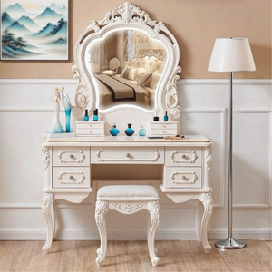 Elegante y Clásico Tocador de Caoba Sólida con Espejo y Detalles en Blanco y Dorado, Set de Vanidad para Hotel, Villa o Dormitorio - Product Image 1