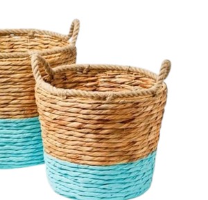 Panier rustique en jacinthe d'eau tressé à la main, panier de rangement polyvalent avec teinture bleue, organisateur naturel écologique fait main - Product Image 2