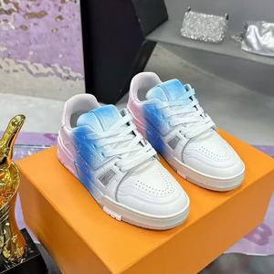 รองเท้าผ้าใบหนังแท้คุณภาพสูงแบรนด์แท้สำหรับผู้ชาย เหมาะสำหรับใส่ลำลอง วิ่ง และเล่นกีฬากลางแจ้ง - Product Image 1