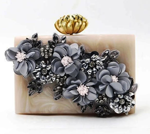 Sac à main en résine fait main Art in Hand avec une élégance moderne, orné de diamants et de fleurs, imperméable, par MULTI CRAFT - Product Image 4