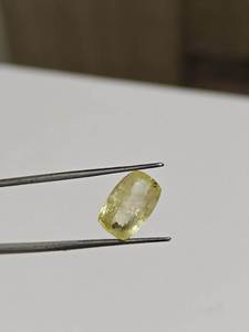 พลอยแซฟไฟร์สีเหลืองทรงสี่เหลี่ยมคุณภาพสูง 9.60 กะรัต สำหรับนักออกแบบเครื่องประดับ แหวน และงานสร้างสรรค์ตามสั่ง - Product Image 4
