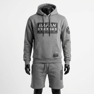 Ensemble sweat à capuche et short pour homme, qualité supérieure, tissu molletonné en coton et polyester 300 GSM, doux, gris, logo personnalisé imprimé. - Product Image 3
