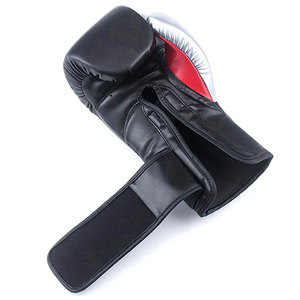 Sac de frappe MMA et gants de sparring faits main de qualité supérieure, personnalisés pour l'entraînement de Muay Thai et la boxe - Product Image 3