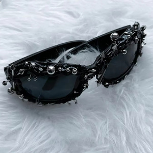 68104 Nouvelles Lunettes de Soleil Y2K Style Punk Tendance pour Hommes et Femmes, Personnalisées, Sportives, avec Verres Foncés, Idéales pour les Fêtes 2024 - Product Image 4