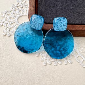 Pendientes Geométricos de Resina Hechos a Mano Ecológicos Azul Glaciar, Joyería de Estilo Tradicional para Mujer - Product Image 5
