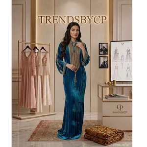 Caftán de terciopelo verde azulado de lujo, adornado a mano con bordado Zardosi dorado, estilo vintage, largo hasta el suelo, corte en A, ropa de noche elegante y recatada. - Product Image 1