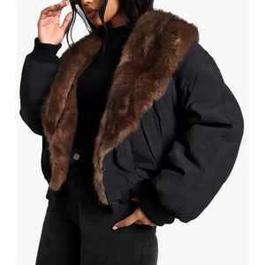 Nueva Chaqueta Acolchada de Invierno para Mujer, con Cuello de Piel Sintética Teñida, Transpirable, de Algodón Cálido, con Logotipo Personalizado Bordado en Nailon - Product Image 4