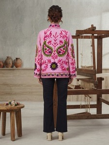 Chaqueta de Tela TNT Rosa Premium con Bordado Floral Multicolor Hecho a Mano para Mujer, Estilo Bohemio, Venta al Por Mayor - Product Image 4
