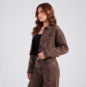Conjunto de mezclilla para mujer: Chaqueta corta de manga larga y pantalones de mezclilla de pierna ancha con parches y apliques, estilo vintage lavado. - Product Image 2