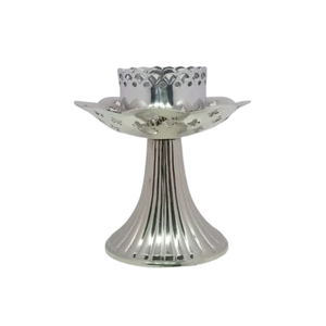 High Quality Brass Vintage <b>Small</b> Candle Holder With Polish Finished For Home Decoration <b>Metal</b> Candle Stand For <b>Table</b> Top Decor - Product Image 1