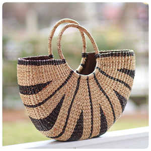 Nueva Colección de Bolsos de Paja Estilo Boho para Viaje, Bolsos de Playa Hechos a Mano, Bolsos de Jacinto de Agua para Uso Diario, Moda Tropical - Product Image 5