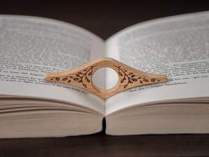 Porte-livre en bois de luxe pour cadeau, idéal pour les lecteurs passionnés et les amateurs de livres - Product Image 5