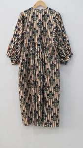 Nuevo vestido midi Kyra, minivestido, vestido largo con estampado floral, cuello profundo con cierre de cordón. - Product Image 6