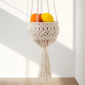 Panier suspendu en macramé bohème, parfait pour les fruits, les légumes, les plantes, rangement élégant pour la cuisine et décoration intérieure, en provenance d'Inde - Product Image 1