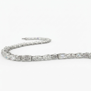 กำไลเทนนิสแพลตตินั่ม PT950 ดีไซน์หรูหรา ประดับเพชร IGI Certified Lab Grown Diamonds น้ำหนัก 4.93 กะรัต เหมาะสำหรับงานฉลองครบรอบ งานเลี้ยงสังสรรค์ หรือสวมใส่ในชีวิตประจำวัน สไตล์เหนือกาลเวลา - Product Image 2