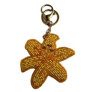 Porte-clés brodé perlé décoratif fait main avec un design élégant de perles - Product Image 3