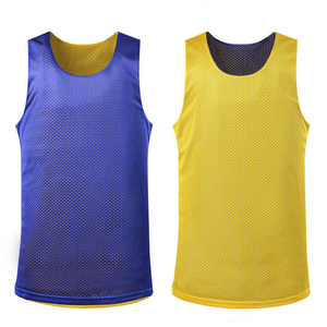Nueva Camiseta de Baloncesto Reversible para Equipos con Logotipo y Diseño Personalizados, Camiseta de Baloncesto de Malla de Poliéster de Alta Calidad - Product Image 1