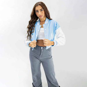 Blouson universitaire bleu clair et blanc à blocs de couleur, col rabattu, fermeture éclair, coupe courte et ample, style preppy, idéal pour le printemps - Product Image 4