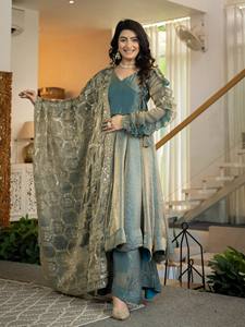 Ensemble Anarkali indien pakistanais à imprimé floral bleu, robe à manches longues à col en V avec dupatta en filet, tenue de fête de mariage - Product Image 6