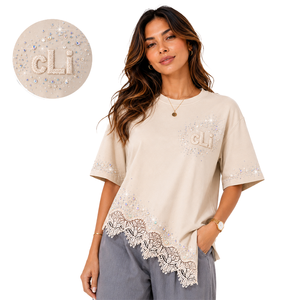 Chemisier beige oversize pour femme, à épaules tombantes et manches courtes, avec ourlet en dentelle ornée et motif en strass scintillants personnalisé, haut décontracté OEM - Product Image 1