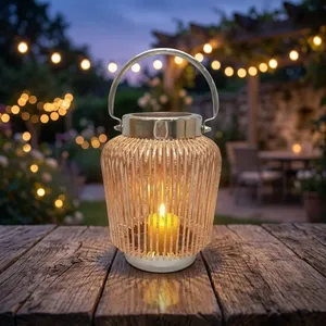 Lanterne décorative en métal avec support en verre et poignée pour la maison, le jardin, la terrasse, les mariages, les événements, l'éclairage de table - Product Image 2