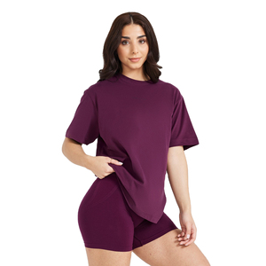 Ensemble d'été personnalisé avec logo pour homme, 100 % coton, avec short à taille élastique, ensemble décontracté deux pièces t-shirt et short pour femme - Product Image 3