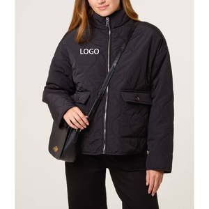 Chaqueta Acolchada de Plumón de Alta Calidad, Suave, Duradera y Resistente al Frío, Estilo Casual Minimalista, con Bolsillos Delanteros Tipo Cargo y Cuello Alto - Product Image 3