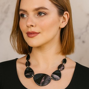 Collier en résine perlée artisanal de collection unique pour homme et femme, idéal pour les mariages et les fêtes, bijoux d'Inde - Product Image 3