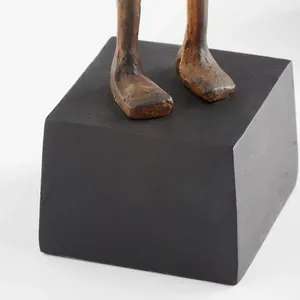 Escultura de Hierro Moderna y Lujosa, Centro de Mesa Decorativo para Hoteles de Lujo, Villas de Diseño, Oficinas Corporativas y Residencias Premium - Product Image 3