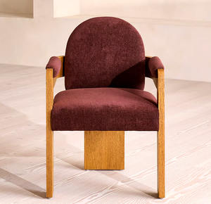 Silla de Comedor Moderna y Lujosa, Tapizada, con Brazos de Madera Sólida y Estructura Escultural de Roble, para Hoteles Boutique y Villas - Product Image 3