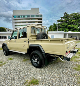 โตโยต้า แลนด์ครุยเซอร์ ดับเบิ้ลแค็บ 4x4 รถกระบะมือสองสภาพดี - Product Image 6