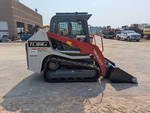 Minicargadora de orugas Takeuchi TL12V2 de alto flujo para construcción - Product Image 4