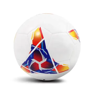 Balón de fútbol pakistaní de alta calidad, sin costuras, talla 5, fabricado en fábrica, para deportes, con impresión de logotipo personalizado para fabricantes deportivos. - Product Image 2