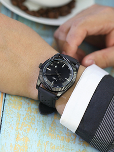 นาฬิกาควอตซ์ <span class=keywords><strong>TOMI</strong></span> T098 สำหรับผู้ชาย สายหนังคุณภาพสูง หน้าปัดกระจก นาฬิกาข้อมือ<span class=keywords><strong>ราคา</strong></span>โรงงาน แฟชั่นสไตล์ธุรกิจ นาฬิกาผู้ชาย - Product Image 3