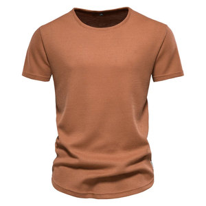 เสื้อยืดคอกลมแขนสั้นผู้ชายขายส่ง แฟชั่นไซส์ใหญ่ สีพื้น ระบายอากาศได้ดี เป็นมิตรกับสิ่งแวดล้อม ผ้าเจอร์ซีย์ 100% ผ้าฝ้าย รับสั่งทำ - Product Image 1