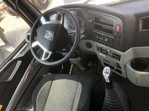 Nuevo Camión Tractor Diésel Sinotruk HOWO NX 6X4 de 440-460HP de Servicio Pesado con Suspensión Neumática y Cámara Trasera para Transporte Logístico - Product Image 4