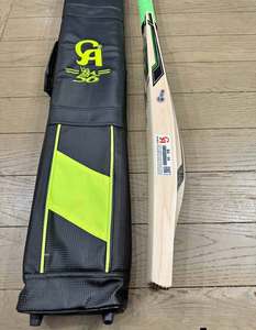 Bate de críquet CA Sports Gold BA 56 Kings Edition ligero de madera de sauce inglés con funda, agarre adicional y lámina protectora incluidos - Product Image 2