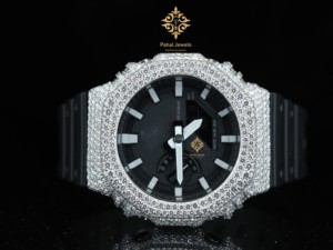 Montre de luxe pour homme Pahal Jewels avec boîtier en diamant 43 mm, cadran en cristal saphir, étanche 20 BAR, bracelet en acier inoxydable avec moissanite, ouverture par bouton-poussoir - Product Image 1