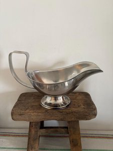 Salsera de Metal con Acabado Dorado Premium para Catering - Product Image 2
