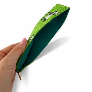 Llavero de fieltro ecológico con patrón de frutas bordado a mano y forma personalizada para colgar en la bolsa - Product Image 5