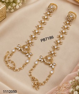 Pulsera de Perlas con Diseño de Flores de Latón Chapado en Oro, Joyería de Moda para Novias - Product Image 1