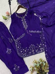 Conjunto de Salwar de Tela Chinon de Alta Demanda con Dupatta con Trabajo de Lentejuelas y Farshi Salwar, Ropa Étnica de Calidad de Exportación - Product Image 3