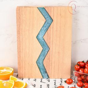 Tabla de Cortar de Madera Hecha a Mano con Acabado Premium, Ideal para una Preparación de Alimentos Segura y un Aspecto Elegante en la Cocina - Product Image 6