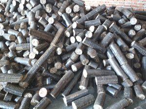 Briquettes de bagasse de haute qualité, prix usine compétitif, combustible solide écologique, faible émission de fumée, haute valeur calorifique, pour barbecue et chauffage - Product Image 3