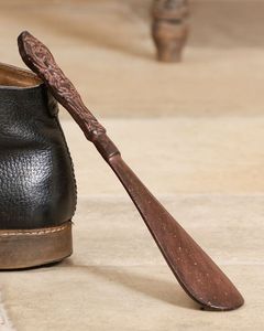 Chausse-pied en bois de qualité supérieure à long manche, aide à l'enfilage des chaussures - Product Image 1