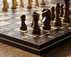 Jeu d'échecs de luxe en bois Staunton avec pièces lestées et grand plateau pliable en bois, idéal pour un cadeau - Product Image 6