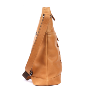 Bolso de Mano Clásico de Cuero Genuino de Alta Demanda con Correa para Hombro y Cierre de Solapa para Mujer, Uso Diario, Diseño Duradero en Color Marrón, en Venta - Product Image 1