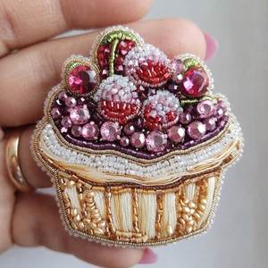 Elegante Broche Bordado a Mano con Cuentas para Amantes de la Moda, Broche Artístico con Bordado Floral y Adornos de Cuentas Finas - Product Image 1