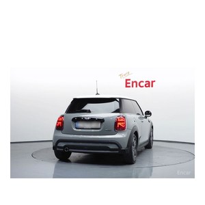 MINI Cooper Classic 2022, 12,317 km, Emisión Euro V, Asientos de Cuero, Volante a la Izquierda, Cámara Trasera - Product Image 4