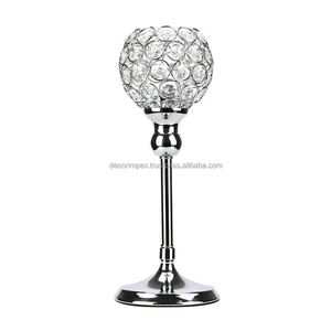 Bougeoir en argent rond Crystal T Light Holder avec des perles pour les mariages et les décorations pour la maison - Product Image 1